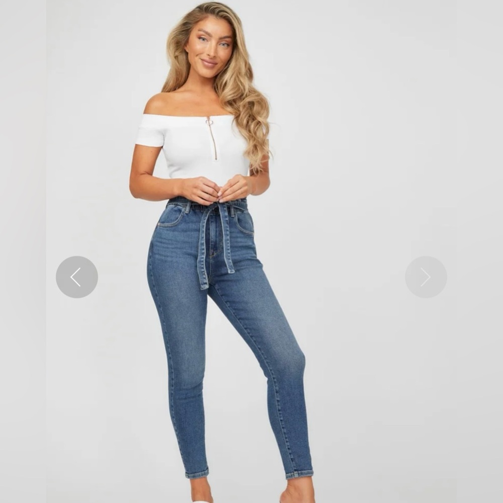 NWT Belted GUESS Jeans